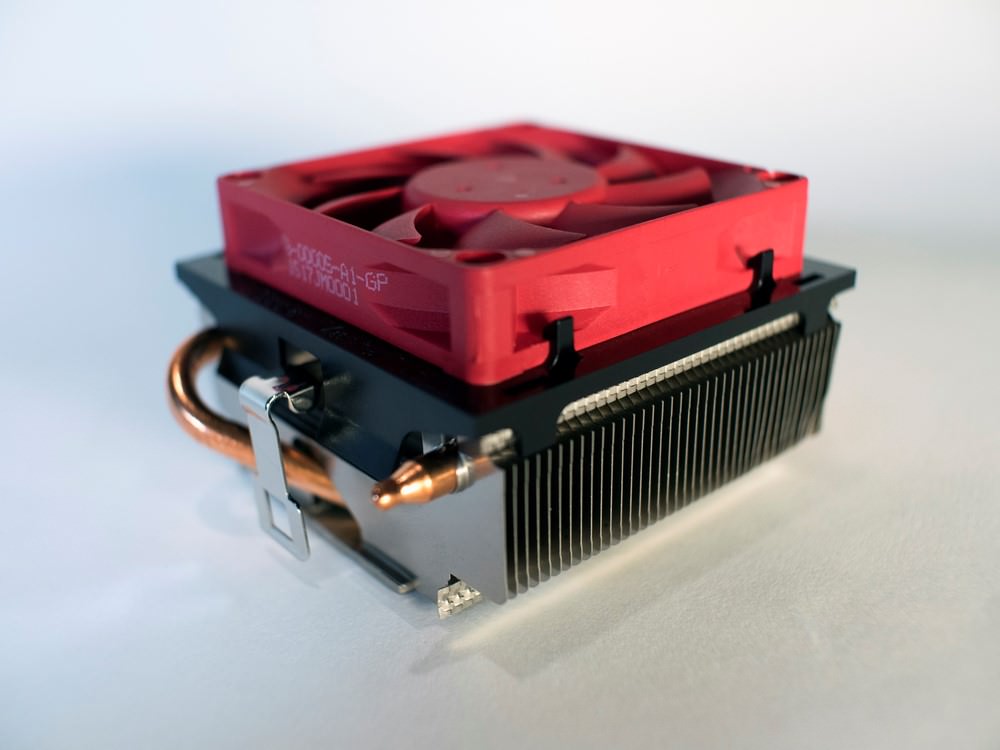 圖說二：AMD全新95瓦等級的散熱解決方案，冷卻效率優異，運作時接近零噪音