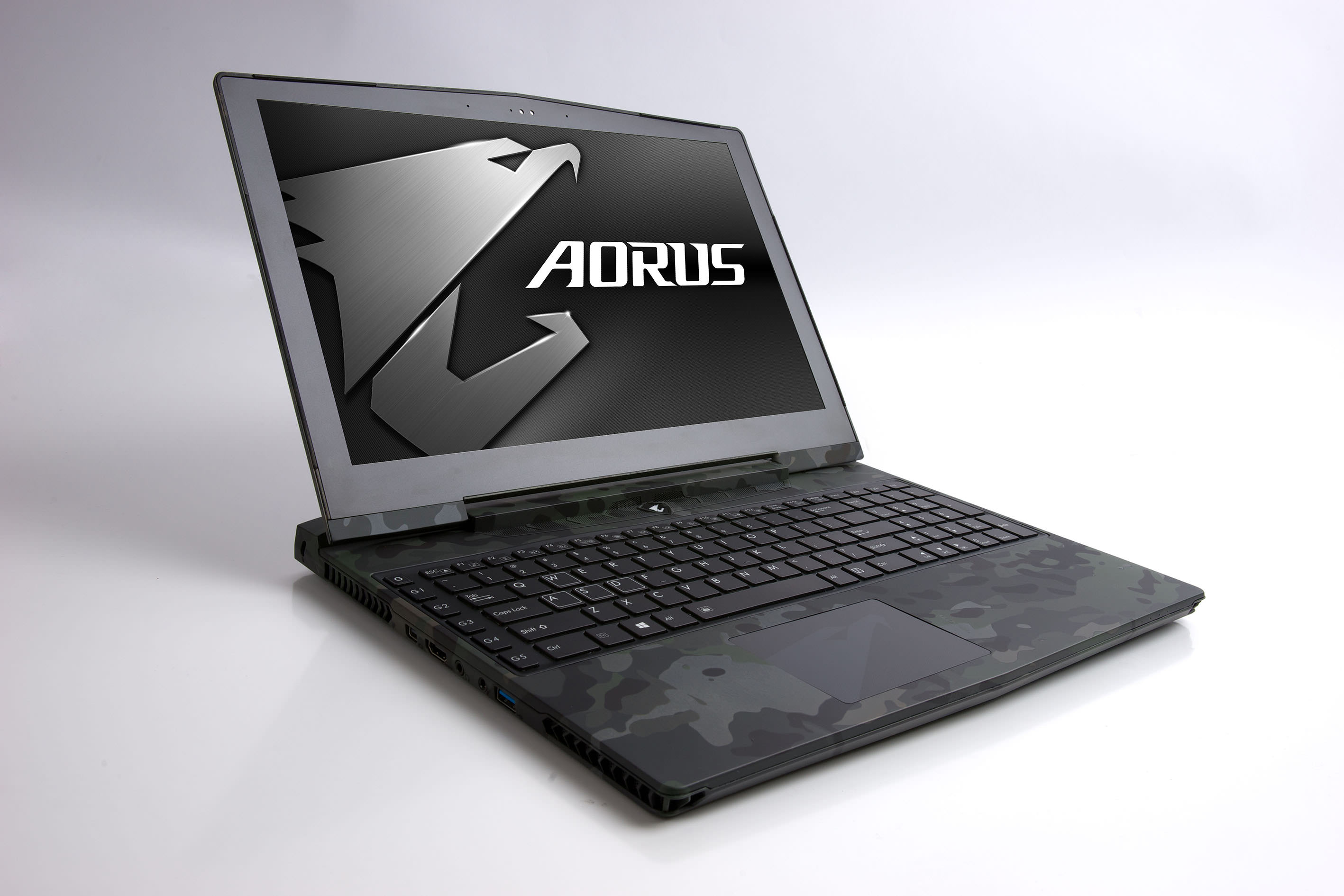 7. AORUS MultiCamR限量迷彩版筆電全數搭載最新世代CPU