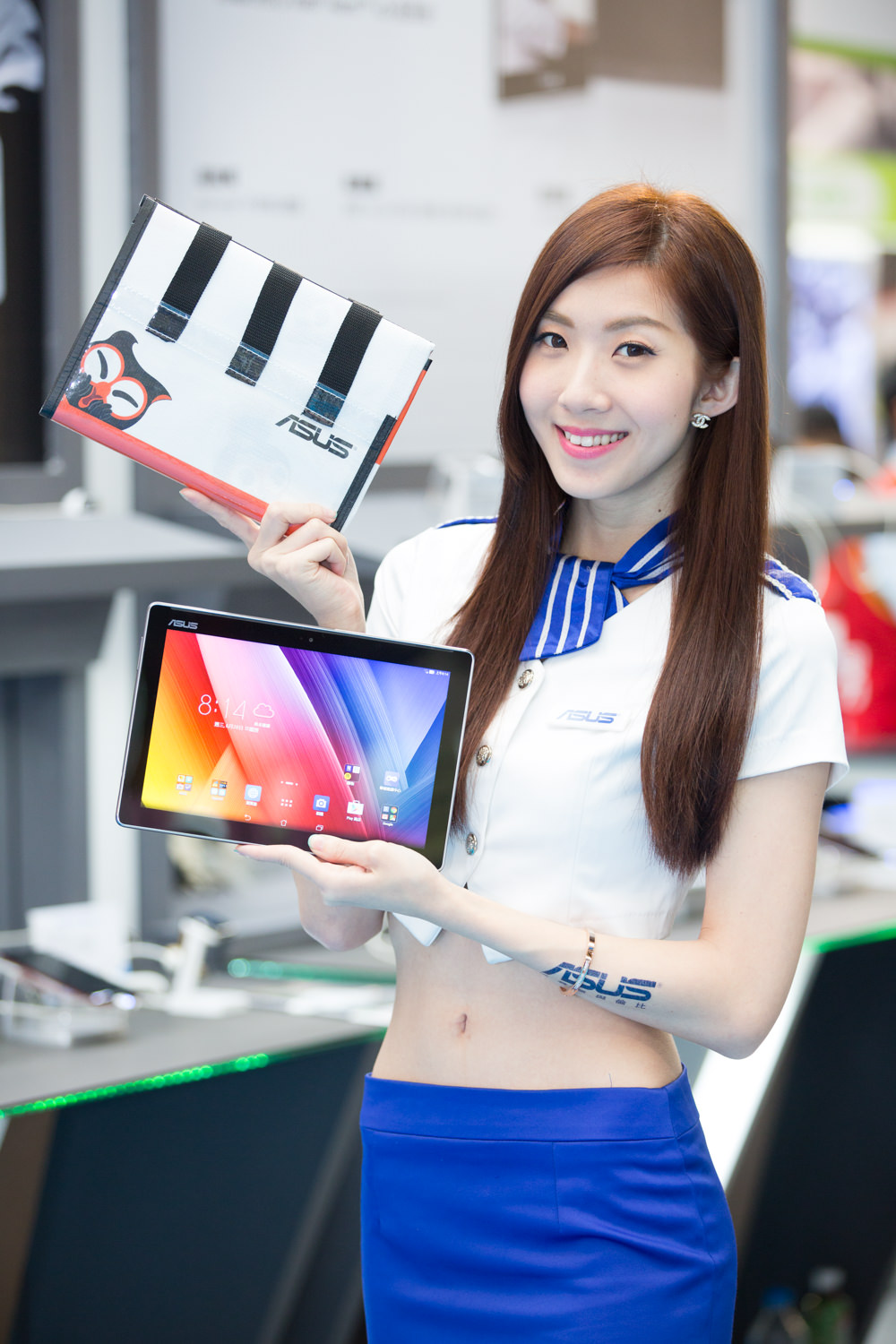 春電展購買ASUS ZenPad「我的追劇神器」系列平板，加贈「暗光俠‧Zenny」野餐墊(圖為ZenPad 10)