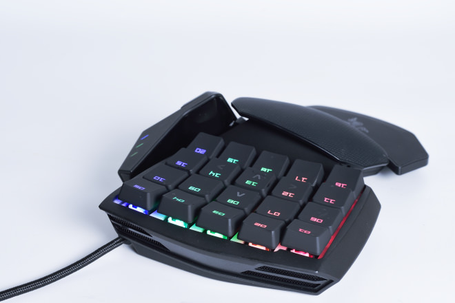 razer-orbweaver-chroma-21