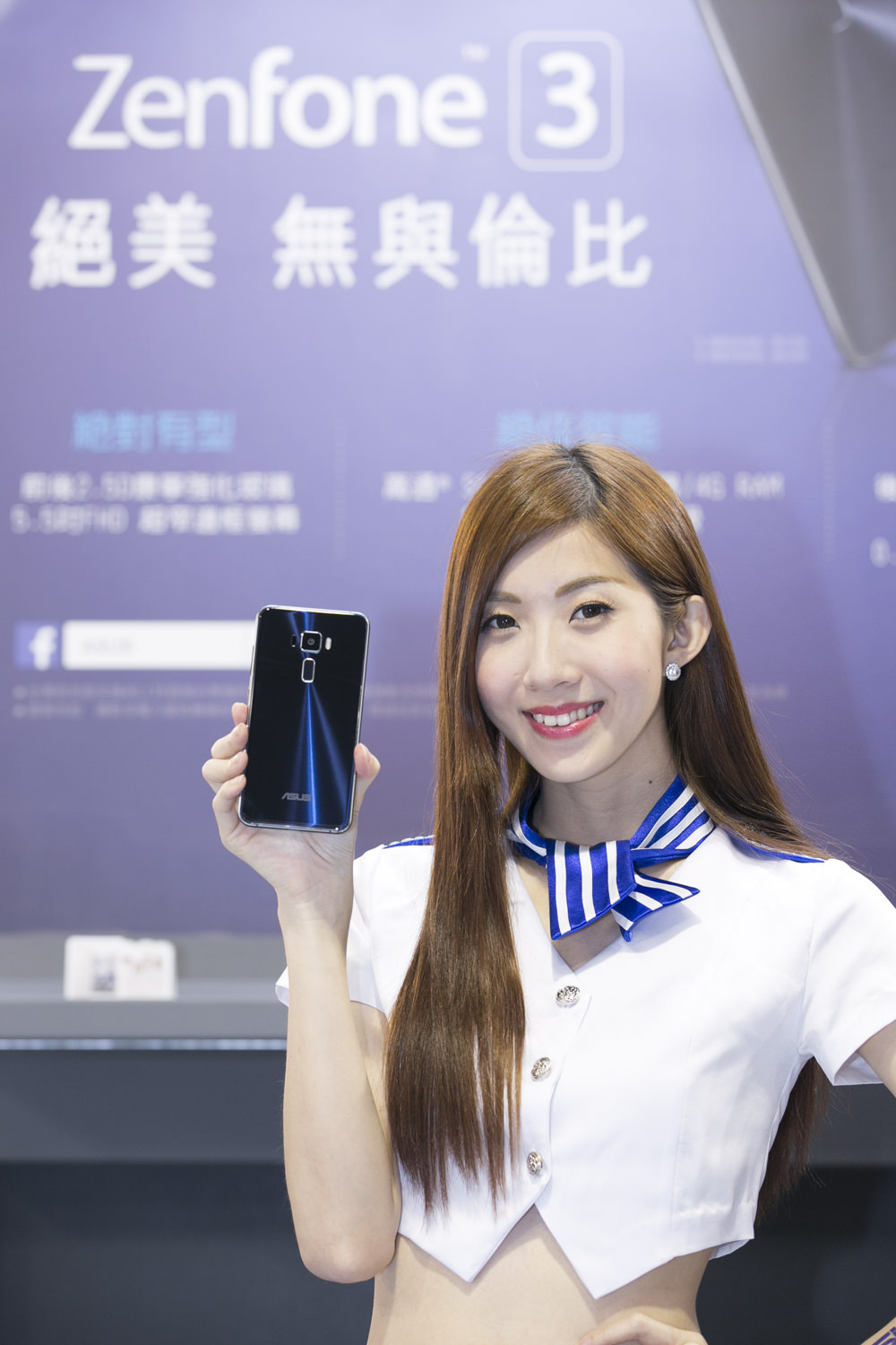 資展現場購買ASUS ZenFone系列手機，贈送線上影音串流平台《愛奇藝》VIP黃金會員月卡
