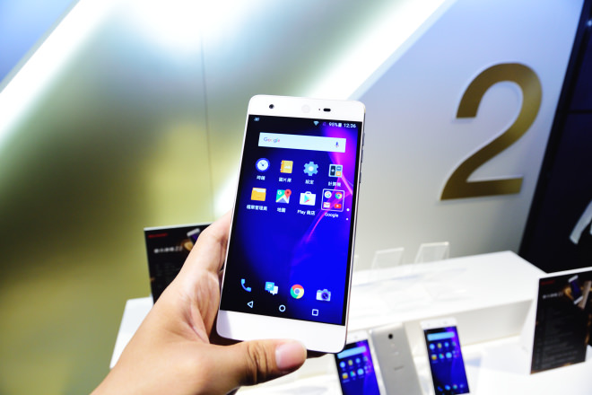 sharp z2 (3)