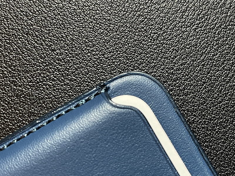 手感極佳！Apple MagSafe Leather Wallet 皮革卡套開箱與悠遊卡感應 
