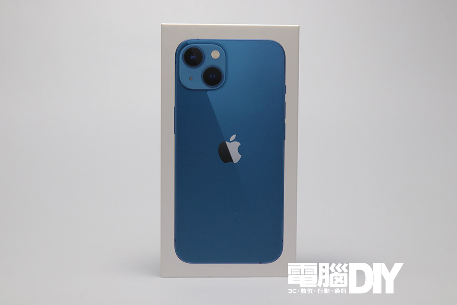 iPhone 13 藍色款與官方殼套開箱！電影級模式自動創造細膩景深- 電腦DIY